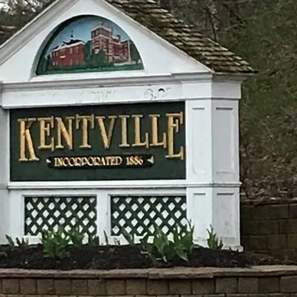 Kentville town welcome sign with plants